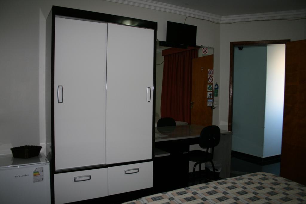 Pousada Italia Hotel Uberlandia Room photo